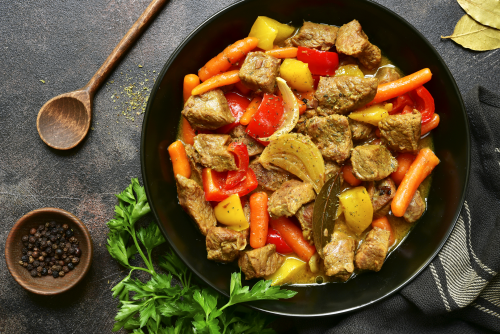 Saute De Veau A L Espagnole Pour 6 Personnes Recette Plats Et